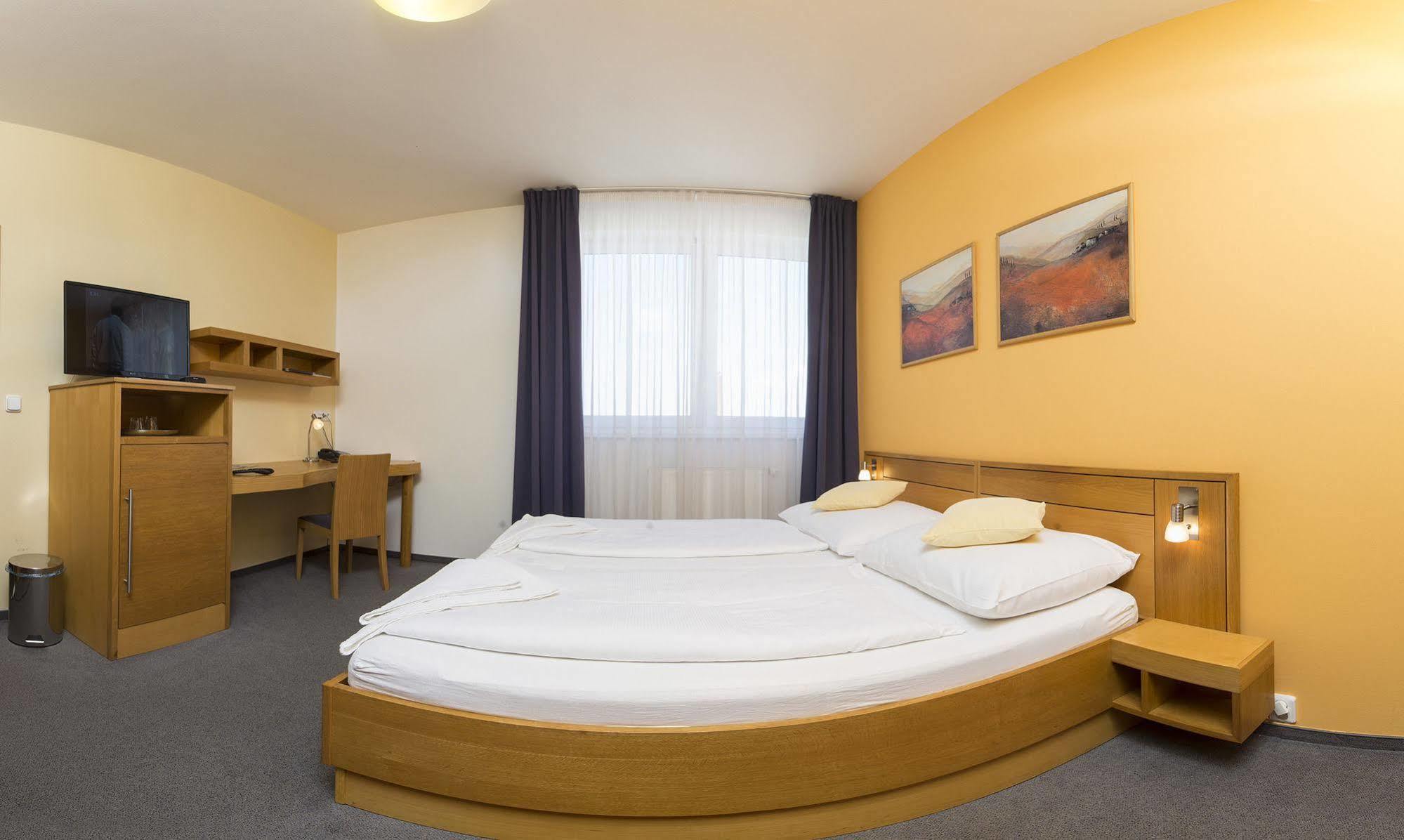 Hotel Trend Plzeň Eksteriør bilde